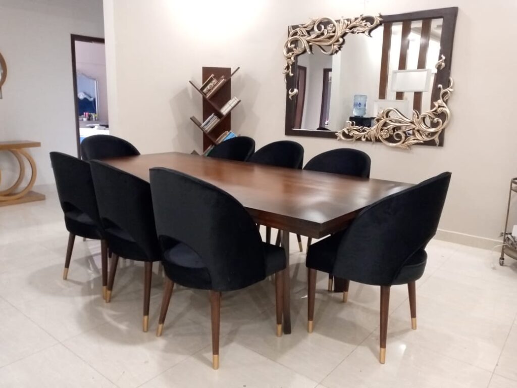 8-PERSON DARK WOOD DINING SET