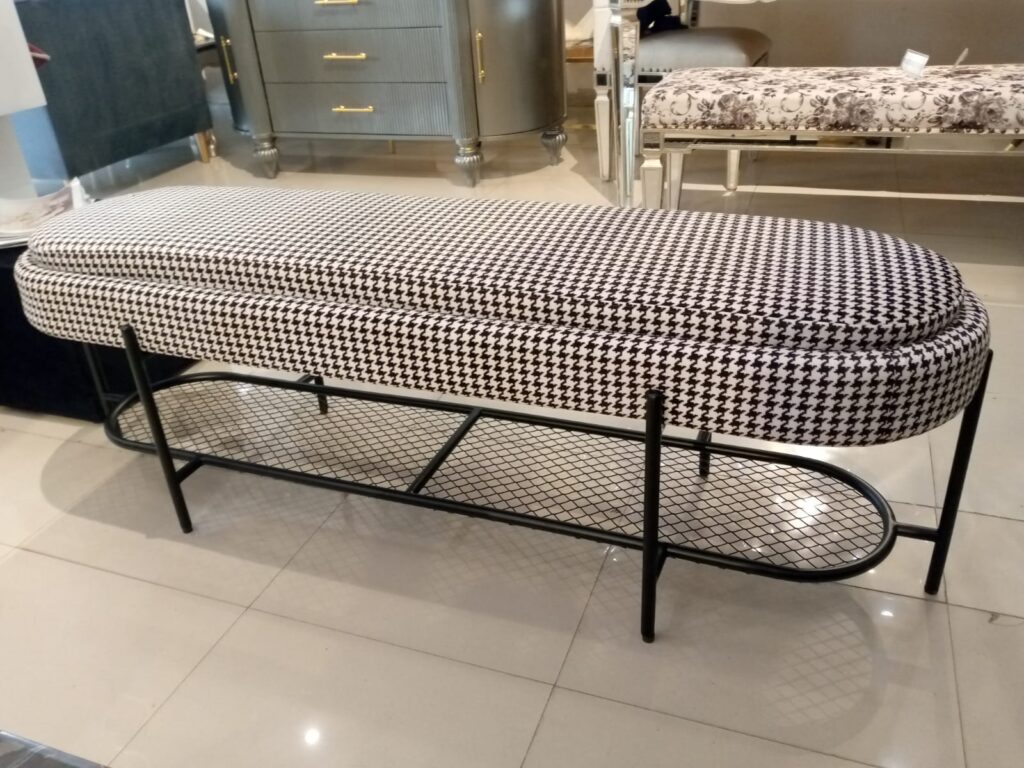 POWDER COATED BLACK HOUND STOOTH BENCH