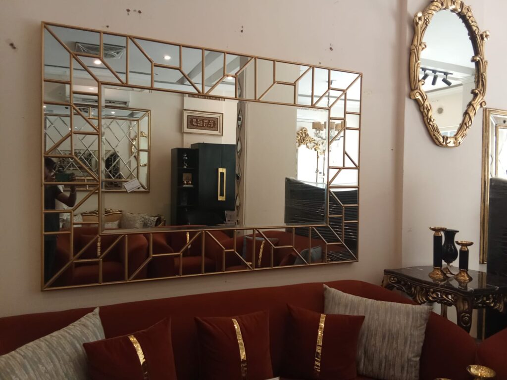 THE GEOMETRIC GRID MIRROR