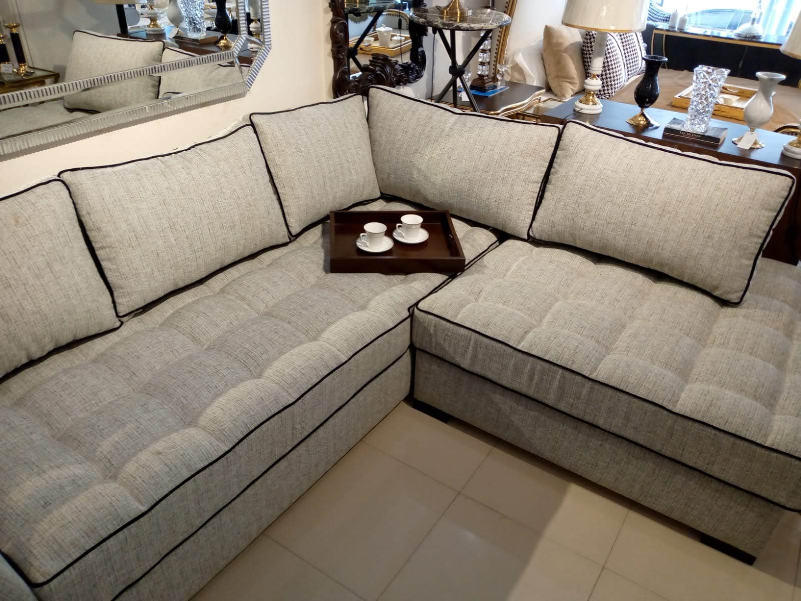 SQUARE TUFTED SECTIONAL SOFA