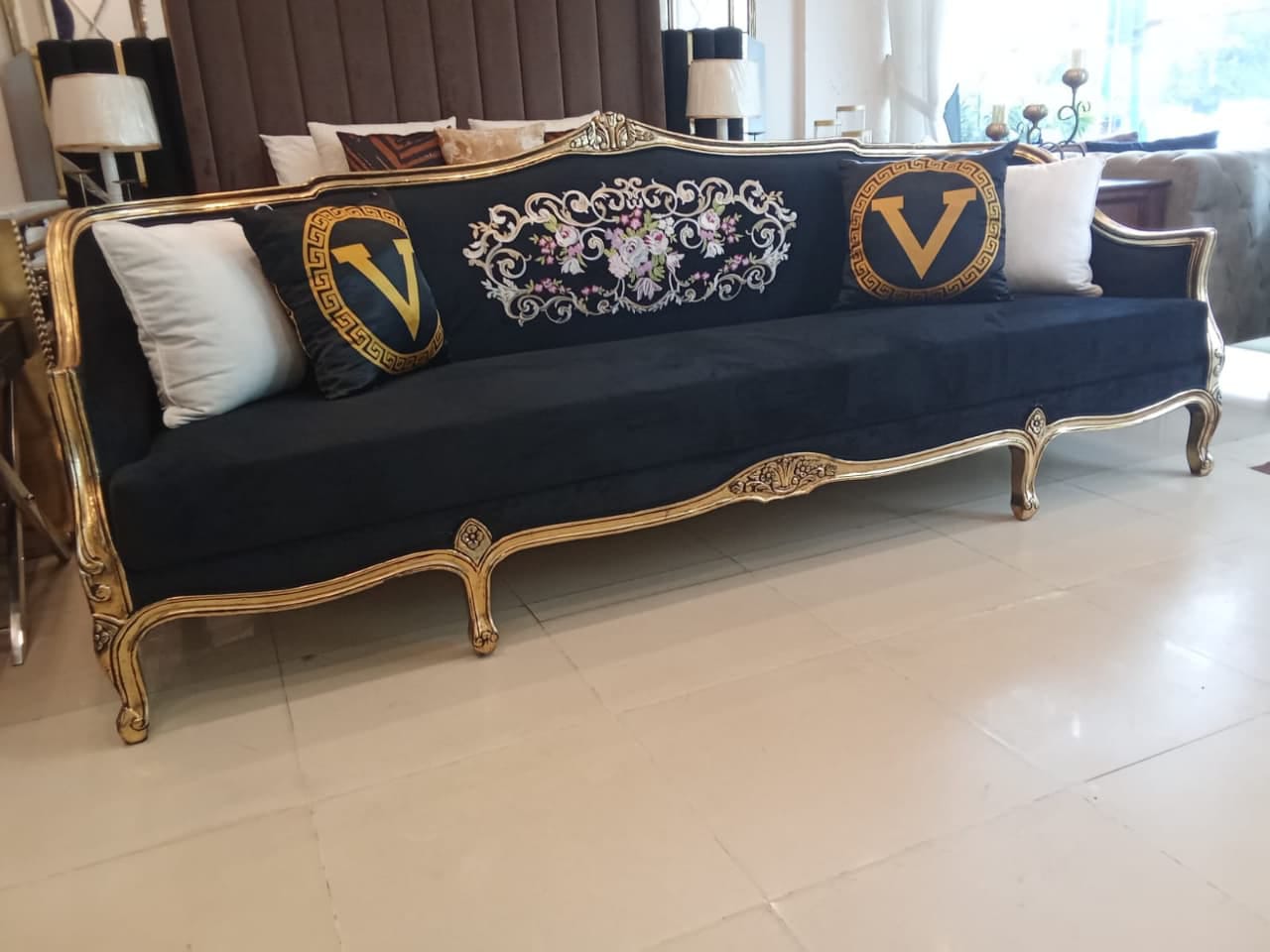 ELEGANT SOFA - Image 2