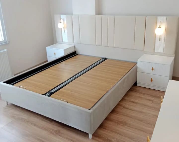 MODERN WHITE UPHOLSTERED BED SET