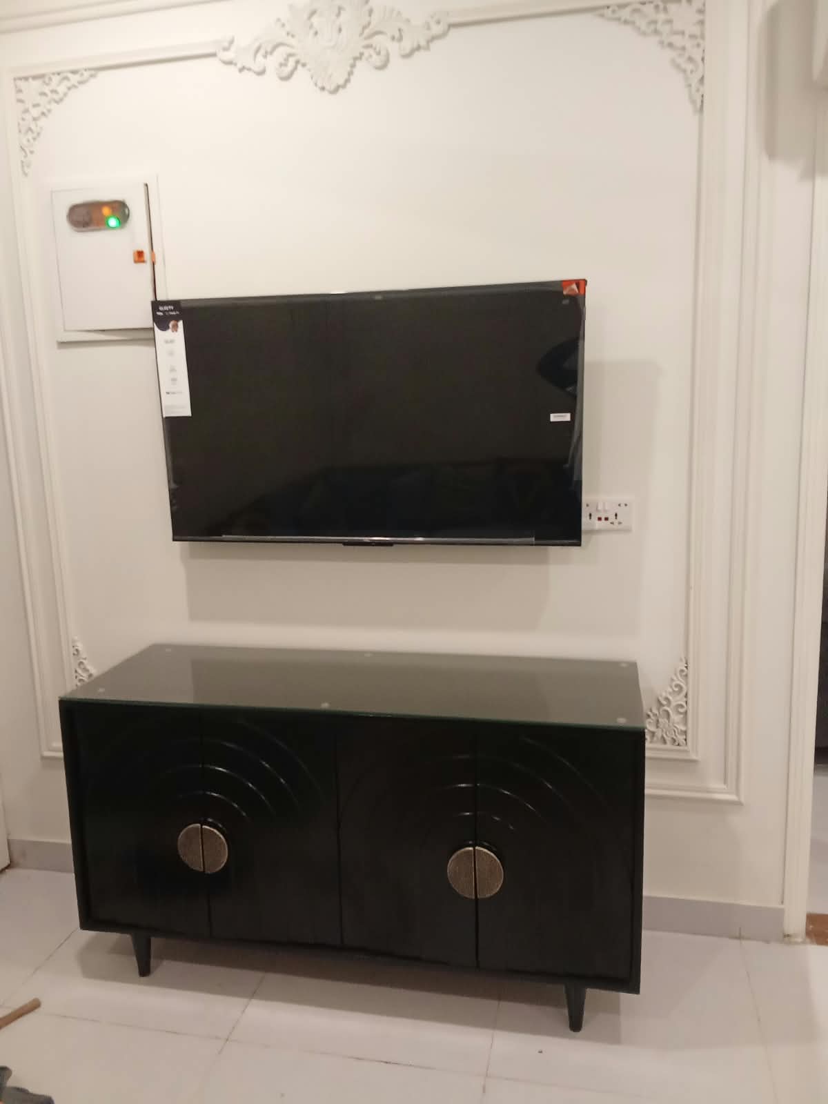 MODERN TV UNIT - Image 2